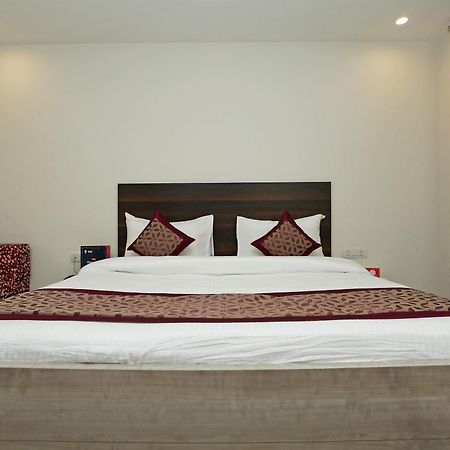 Hotel O Lakshya Нью-Дели Экстерьер фото