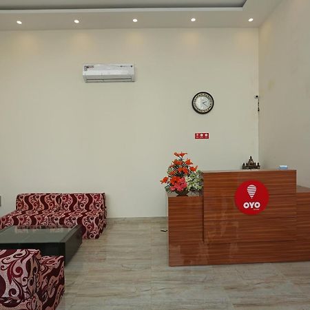 Hotel O Lakshya Нью-Дели Экстерьер фото