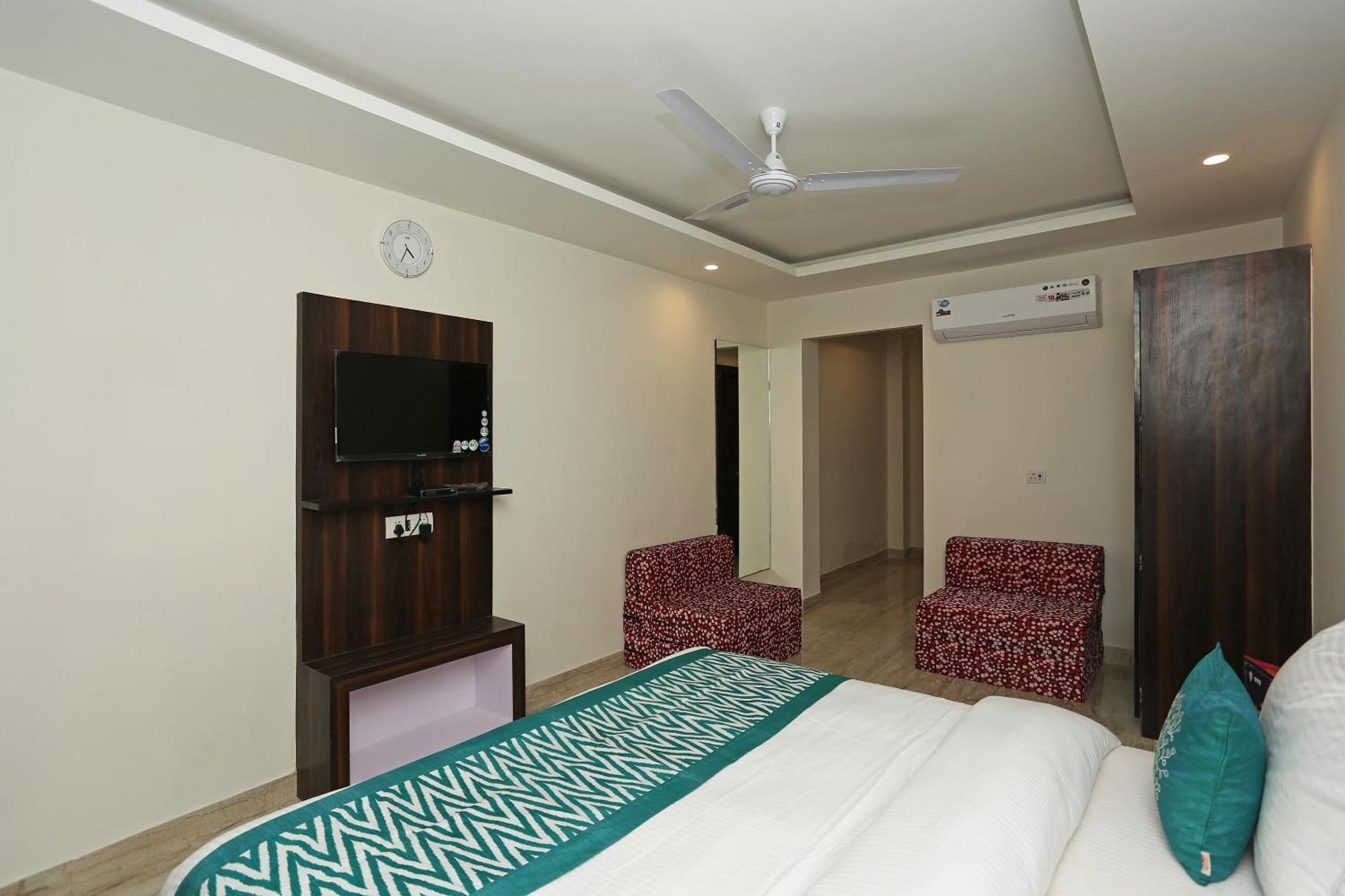 Hotel O Lakshya Нью-Дели Экстерьер фото