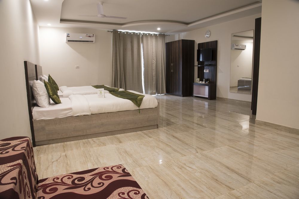 Hotel O Lakshya Нью-Дели Экстерьер фото